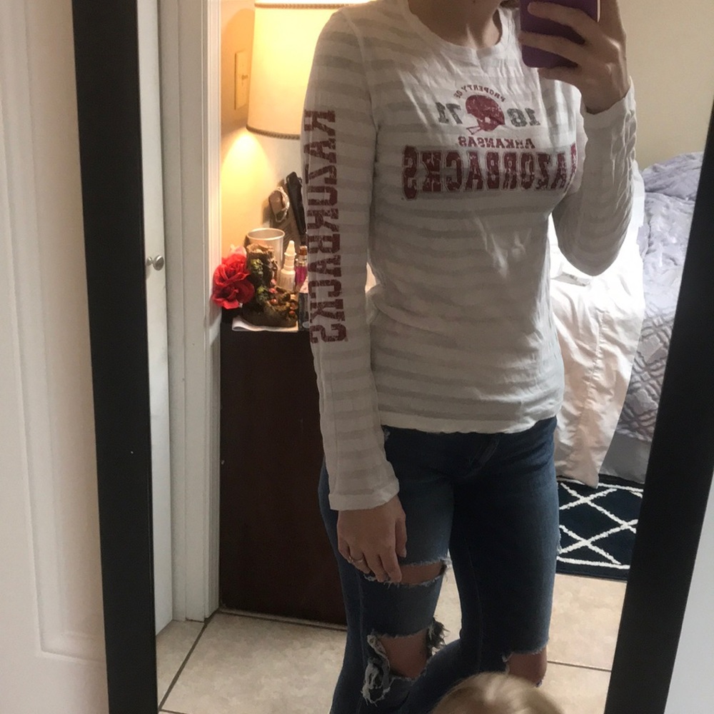 💕Women’s long sleeve Arkansas Razorbacks shirt!